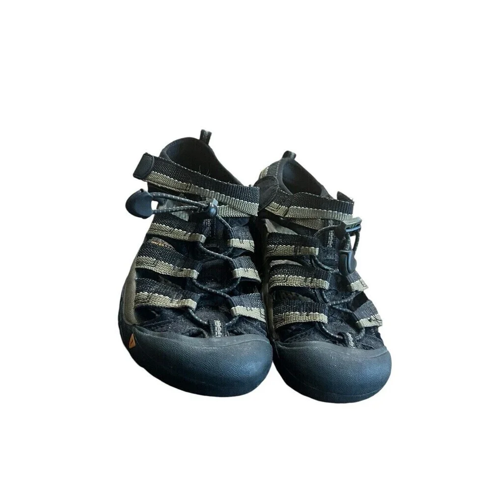 KEEN Black Newport H2 Waterproof Hiking Sandal  Youth size 2